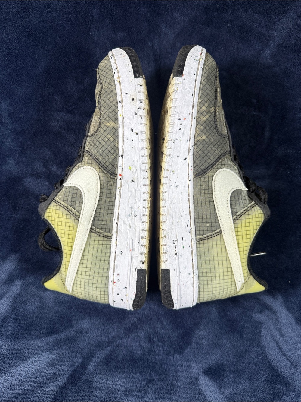 Nike Men's Low-Top Sneakers in Olive Green and White with Yellow Heel